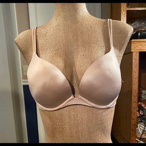 Victoria Secret Bra, 34 D, Push Up  Nude